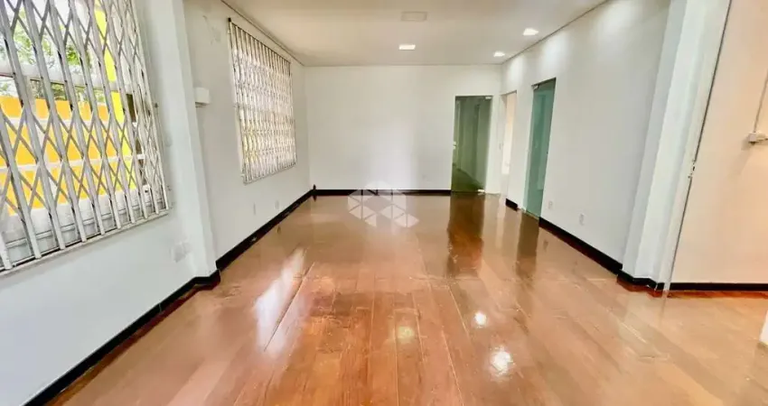 CASA COMERCIAL CENTRO FLORIANÓPOLIS 3 VAGAS ESTRUTURA COMPLETA PARA EMPRESA
