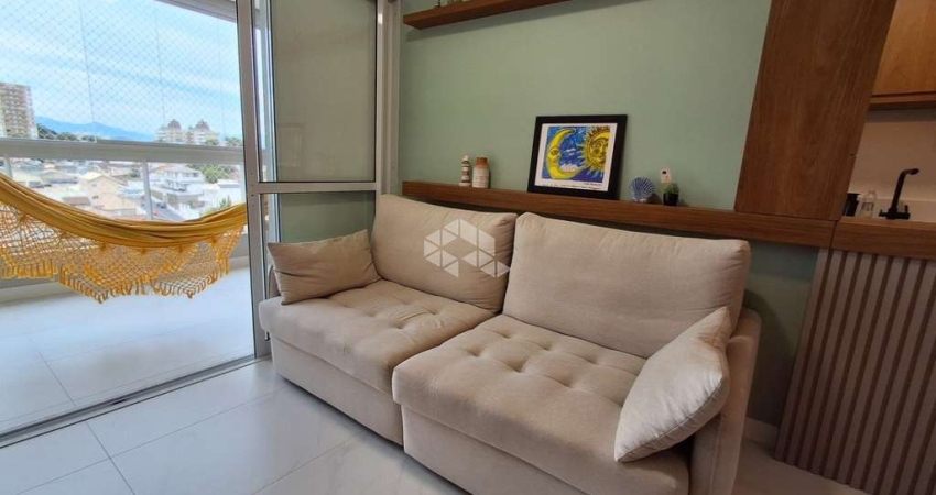 APARTAMENTO COM 3 QUARTOS SENDO 2 SUÍTES 2 VAGAS SACADA COM CHURRASQUEIRA E LAZER COMPLETO NO CANTO EM FLORIANÓPOLIS