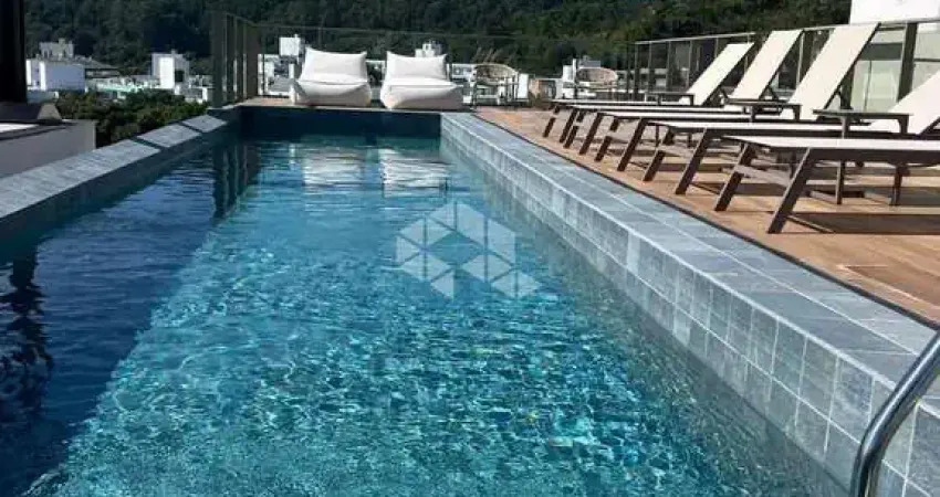 APARTAMENTO DUPLEX COM 2 SUÍTES 2 VAGAS DE GARAGEM E ÁREA DE LAZER COMPLETA EM JURERÊ INTERNACIONAL FLORIANÓPOLIS