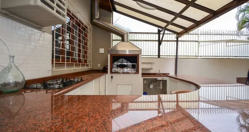 Casa 5 quartos 2 suítes piscina e 3 vagas na trindade florianópolis próxima à ufsc