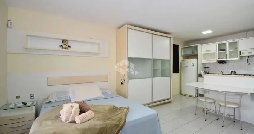 Casa 4 quartos sendo 1 suíte 5 vagas e 120m do mar, no campeche, florianópolis