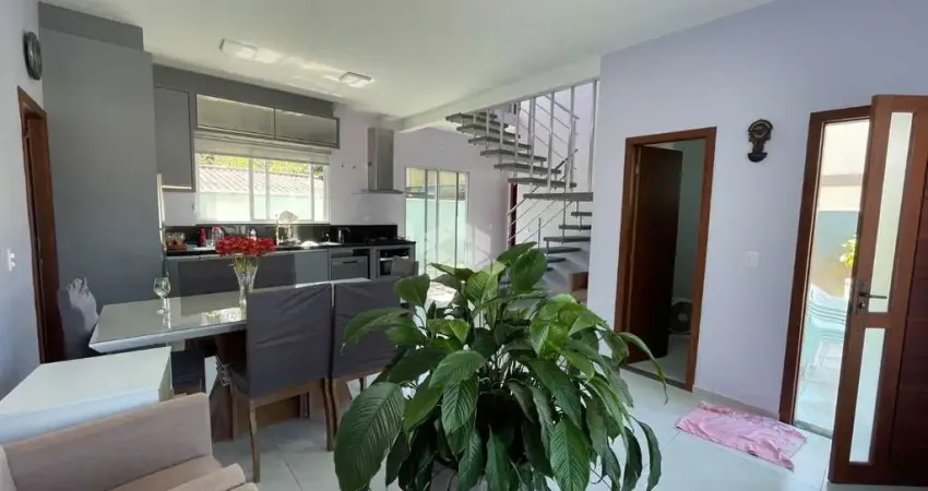 Casa 4 quartos com suíte e 5 vagas na cachoeira do bom jesus florianópolis