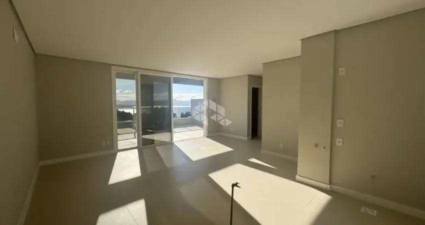 Cobertura com 3 quartos sendo 1 suíte 2 vagas de garagem e vista para o mar no centro de florianópolis