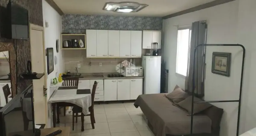 Studio no centro de florianópolis com elevador e salão de festas
