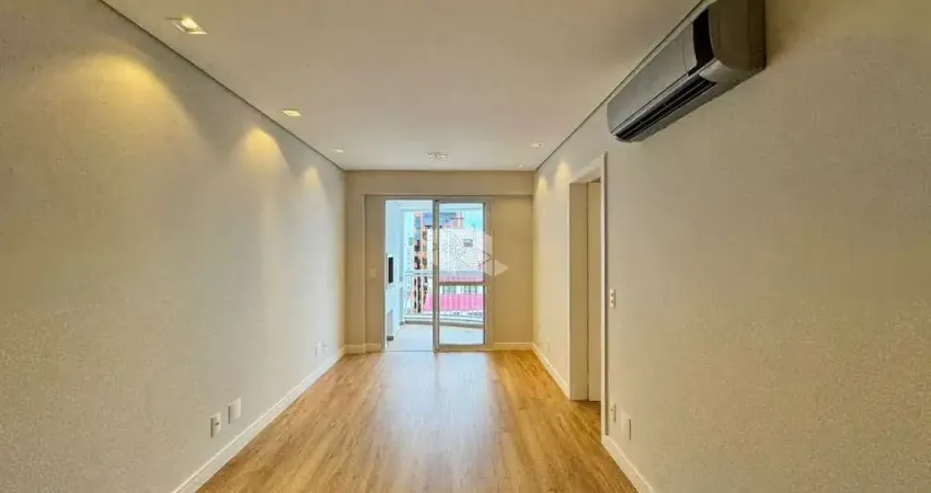 Apartamento com 3 quartos sendo 1 suíte e 2 vagas no centro de florianópolis