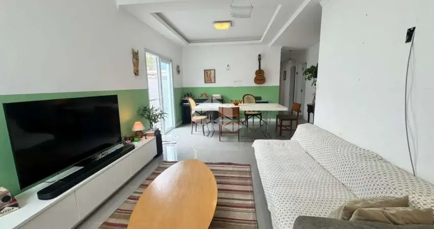 Casa com 3 quartos sendo 1 suíte e 4 vagas de garagem no bairro santa mônica em florianópolis