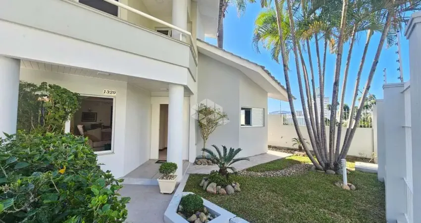 Casa com 3 quartos à venda na Rua Santa Rita de Cássia, 1329, Coloninha, Florianópolis