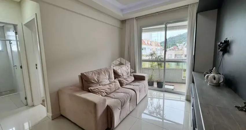 Apartamento com 2 quartos sendo 1 suíte e vista panorâmica na trindade florianópolis