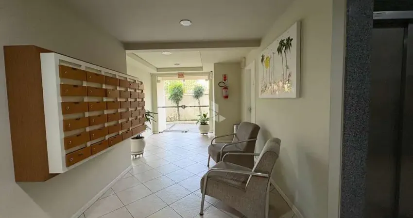 Apartamento semimobiliado com 2 quartos e sacada no córrego grande próximo à ufsc