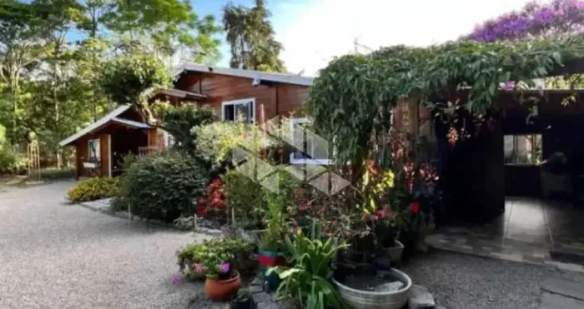 Residência ampla com 7 quartos e 5 vagas na guarda do cubatão palhoça