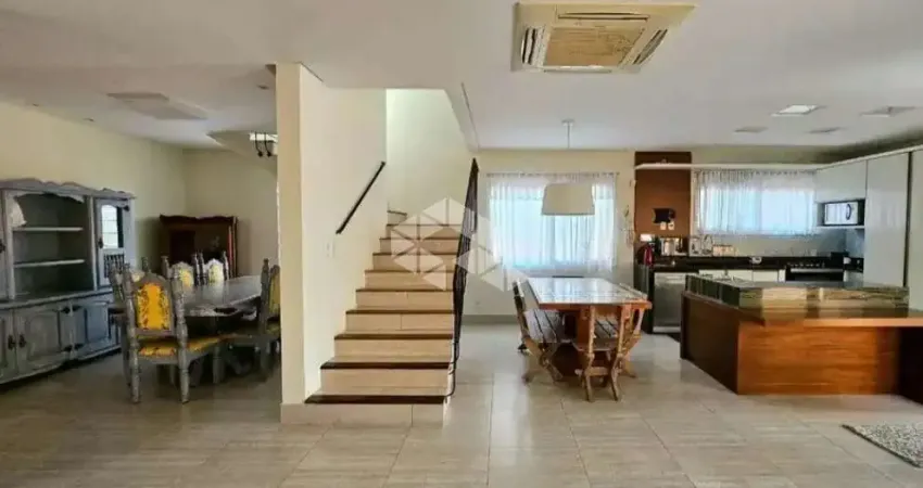 Casa 3 quartos sendo 2 suítes 4 vagas com piscina no balneário florianópolis