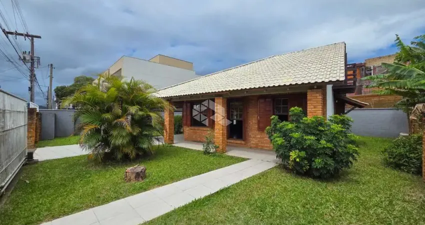 Casa com 3 quartos 3 vagas quintal e churrasqueira no campeche florianópolis