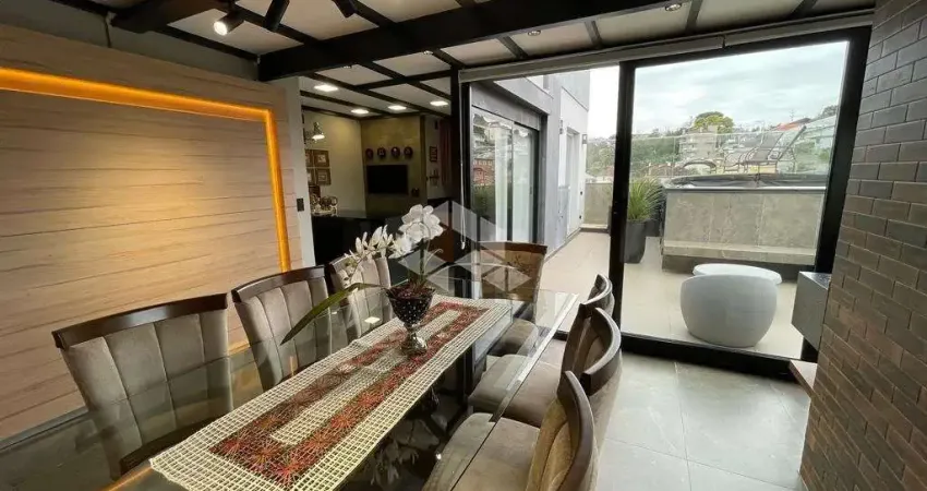 Cobertura mobiliada e docorada próximo ao centro de garibaldi