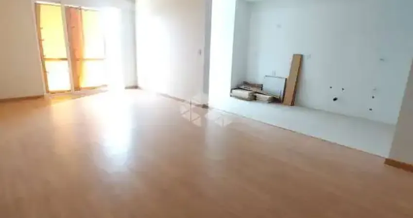 Apartamento de 03 dormitórios em frente ao Hotel Casacurta!