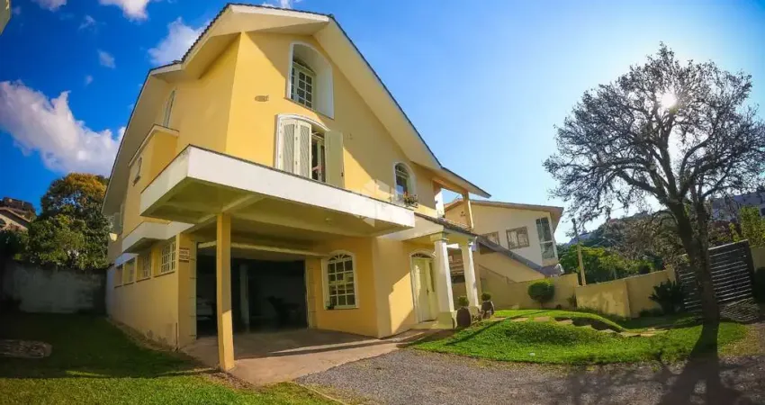 Casa de alto padrão, localizada em bairro nobre da cidade de garibaldi