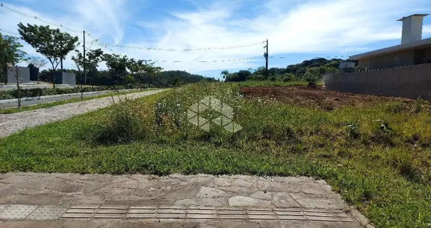 Terreno localizado em loteamento com infraestrutura completa