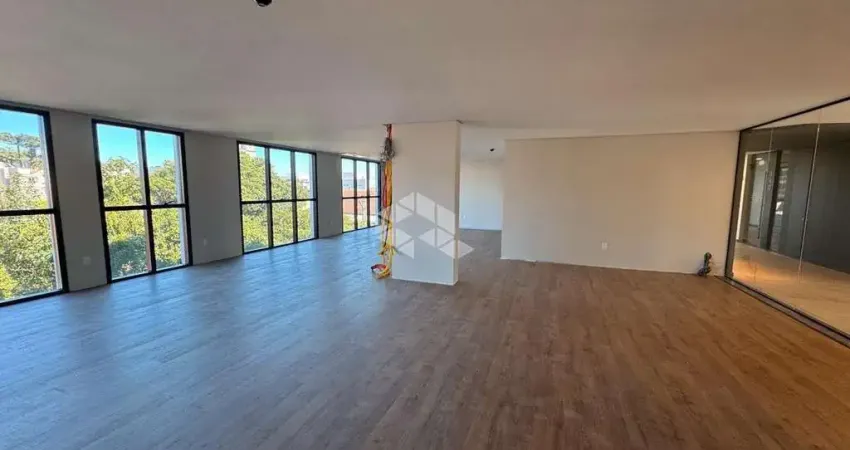 Sala comercial composta por 03 salas unificadas, totalizando 141,93m²