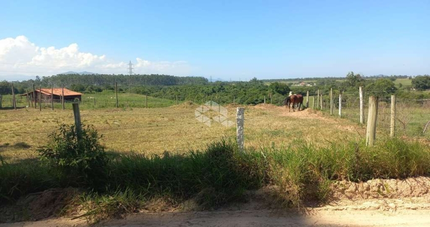 Terreno à venda em Imbituba com 600m²