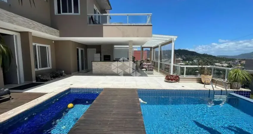 Casa com 5 suítes, 4 vagas  e 300 m² no jardim panorâmico em garopaba sc