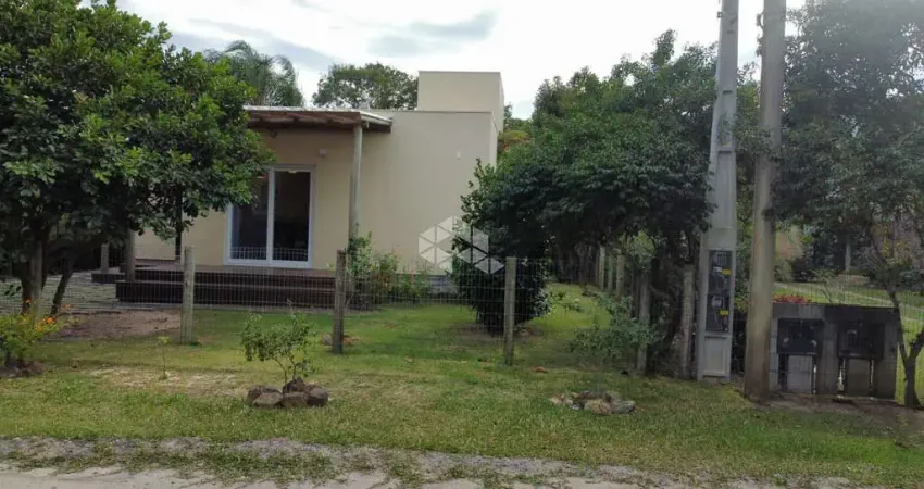 Casa com 02 quartos, 01 vagas e 104m² no Canto Sul da Praia da Ferrugem