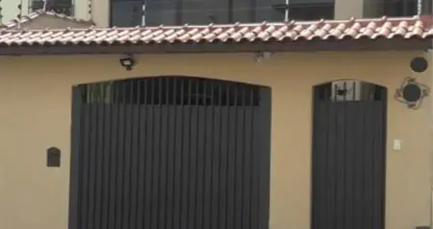 Sobrado impecável com 220m² no horto florestal; ideal para a família!!