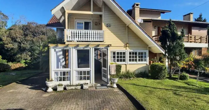 Casa com 208m² privativos no Condomínio Quinta da Serra, Centro de Canela