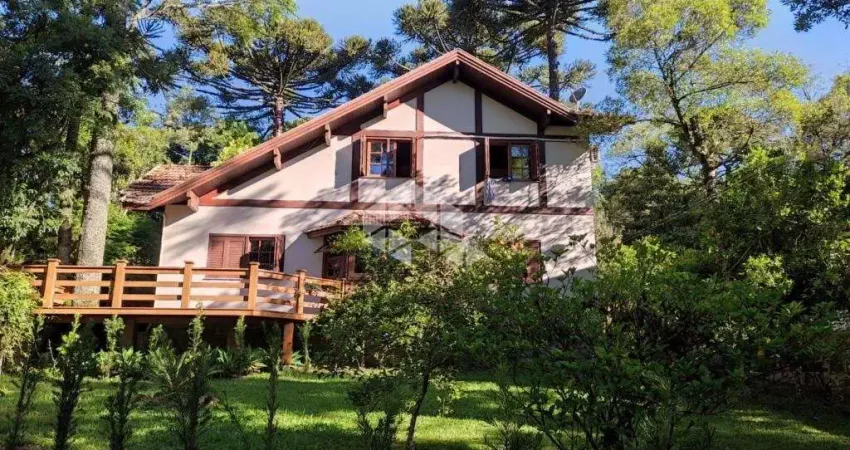 Casa 4 dormitórios, 200m² privativos,  no Bairro Planalto