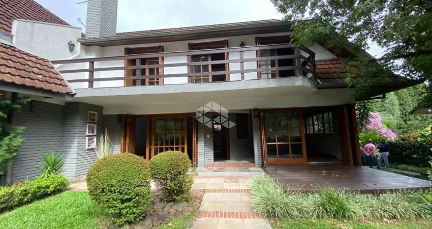 Casa 3 dormitórios, 198m² privativos, no Bairro Bavária, um dos mais valorizados de Gramado