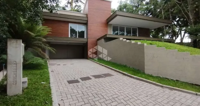 Residência de alto padrão com 3 suítes condomínio quinta da serra em canela