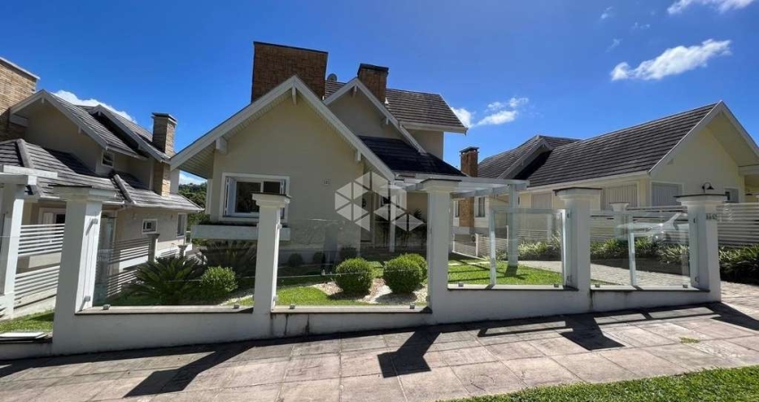 Casa com 279m² privativos, mobiliada, no Vale das Colinas em Gramado