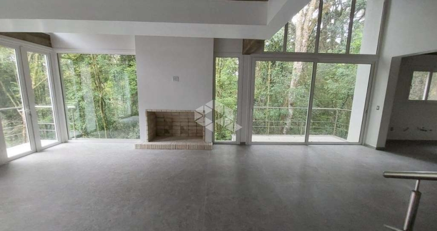 Casa com 3 suítes, 222,10m², 2 vagas de garagem, na Vila Suzana em Canela.