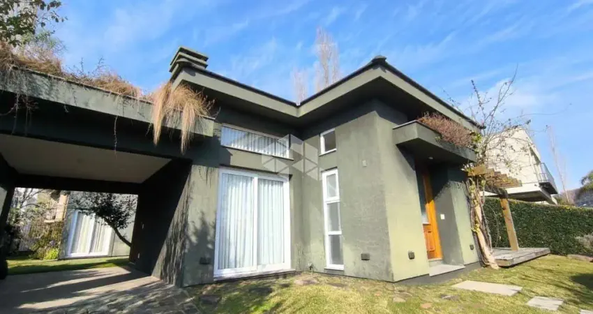 Casa 3 suítes, no Condomínio fechado Alphaville em Gramado