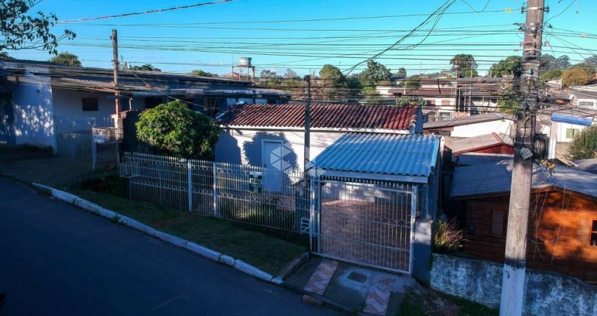 Financia e Aceita FGTS: Casa com 2 dormitórios, 84m² privativos, em amplo terreno de 360m²