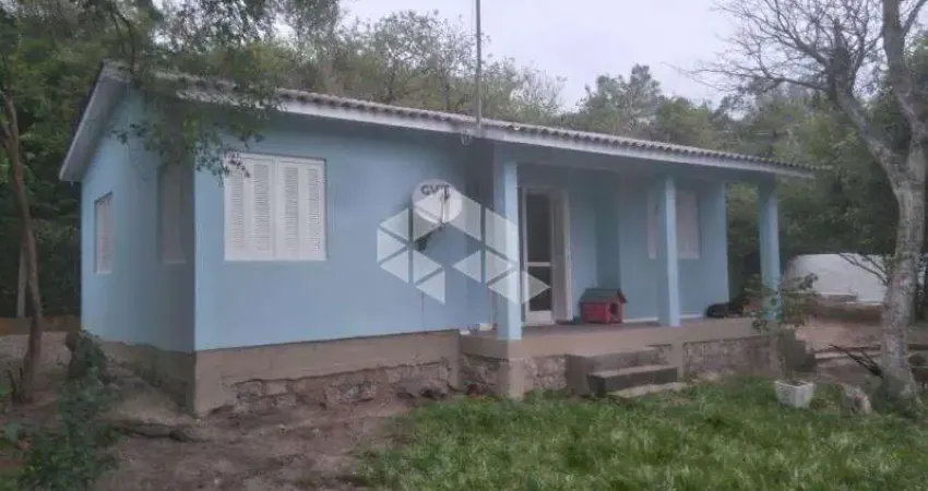 Casa à venda com 3 dormitórios, pátio com 690m² no bairro Florida em Guaíba