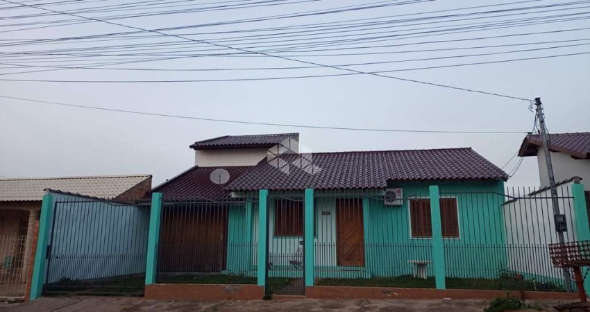 Casa a venda com 3 quartos, 2 vagas no bairro Jardim dos Lagos