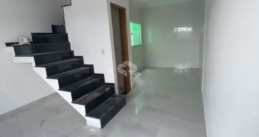 SOBRADO DE CONDOMÍNIO NA PENHA COM 2 SUÍTES