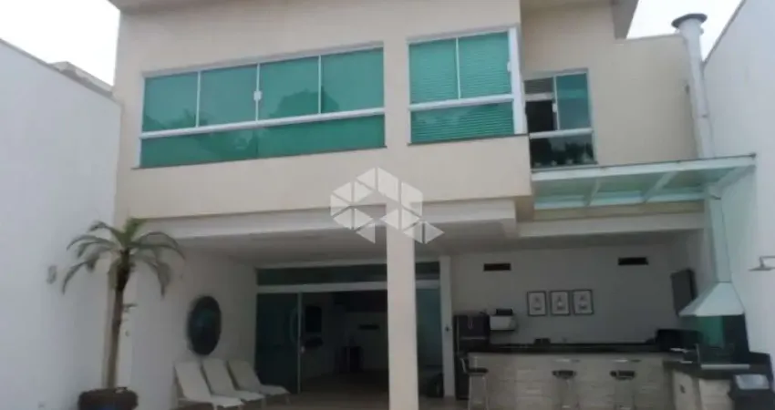 CASA DE ALTO PADRÃO COM 3 DORMITÓRIOS NA PENHA