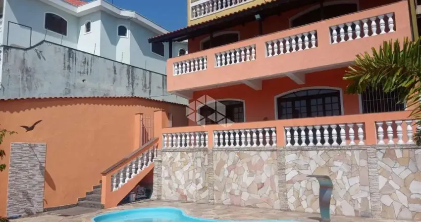 CASA DE ALTO PADRÃO NO PARQUE DO CARMO COM 5 QUARTOS E PISCINA