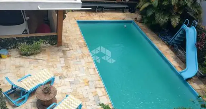 SOBRADO DE ALTO PADRÃO COM PISCINA E ÁREA DE LAZER COMPLETA NA VILA ESPERANÇA