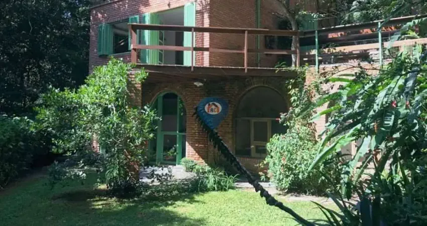 Casa loft com estúdio - 5.250m² de natureza, design autoral e paisagismo exclusivo