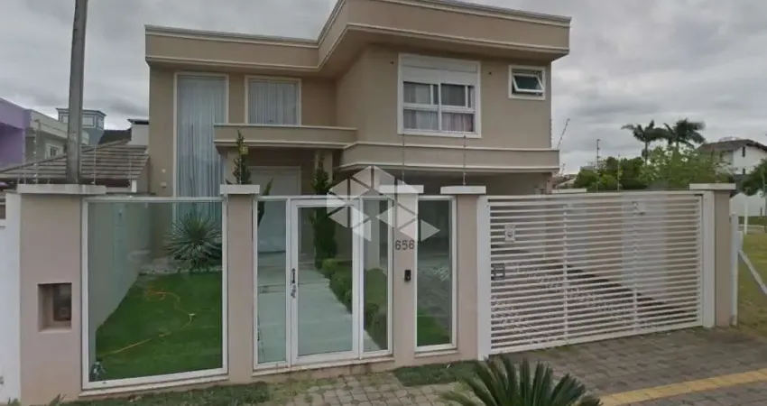 Sobrado de 4 dormitórios no Bairro Marechal Rondon.