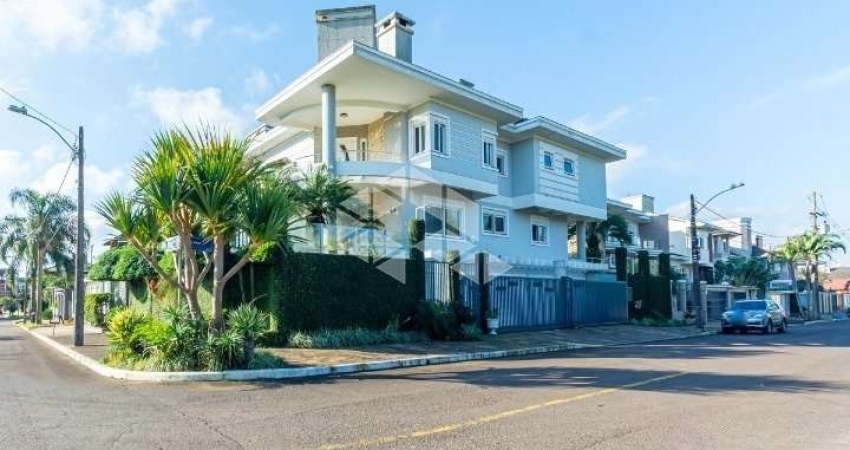Sobrado com 4 suites no bairro Moinhos de Vento/RS