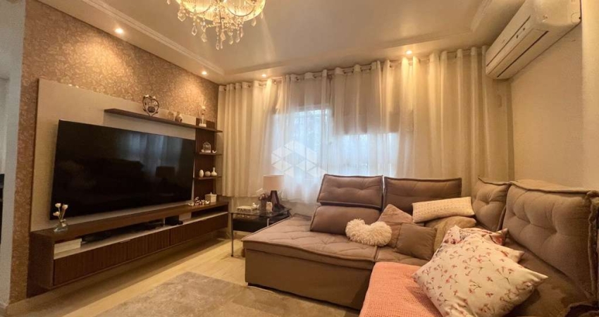 Casa sobrado de 190m², com 3 quartos, 1 suíte, 4 banheiros e 3 vagas no bairro Moinhos de Vento