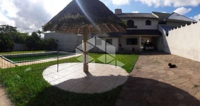 Casa estilo sobrado no bairro Niterói - Canoas
