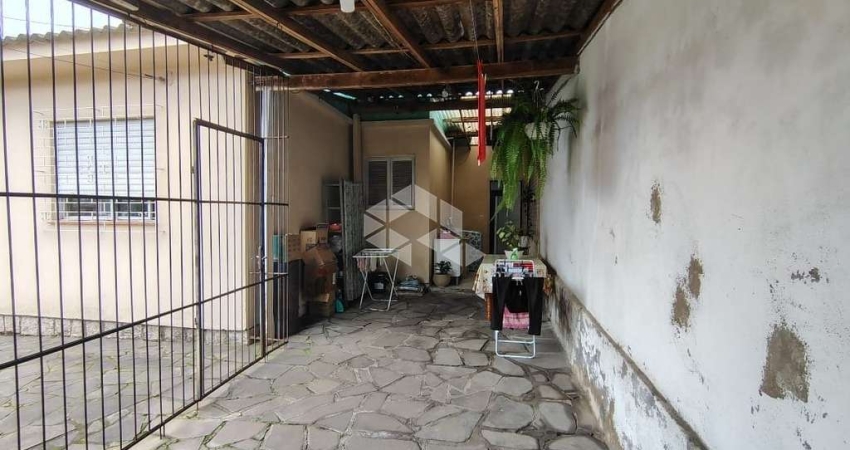 Casa 130m², 03 dormitórios, 02 vagas, no Bairro Nossa Senhora das Graças, em Canoas