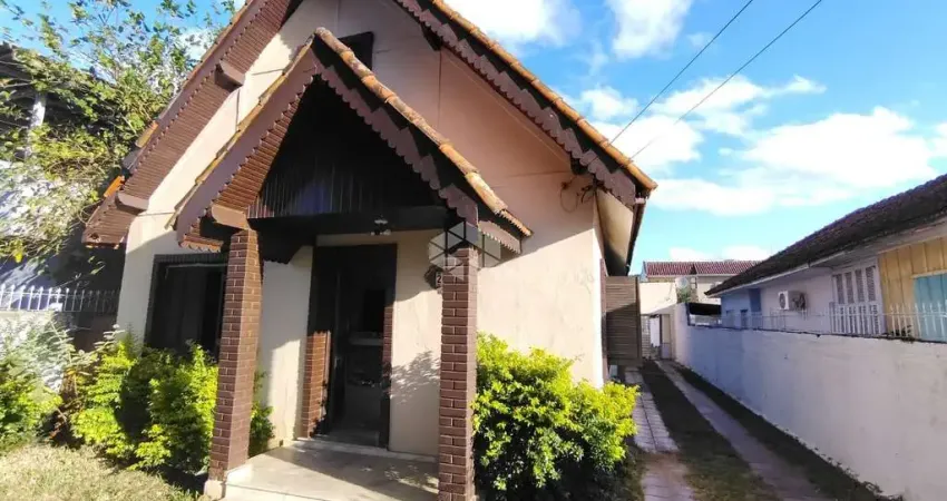 Casa com 3 dormitorios com terreno de 517m2 no bairro Nossa Senhora das Graças.