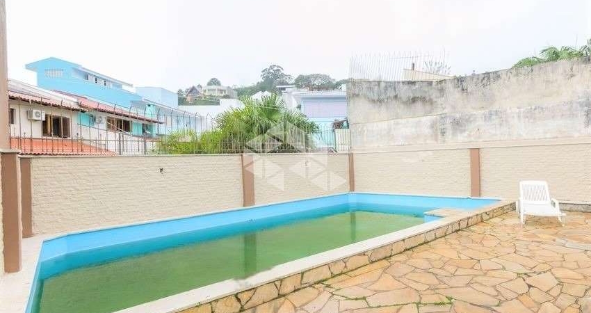 Casa de 4d com piscina e vista do Guaíba no Alto Teresópolis