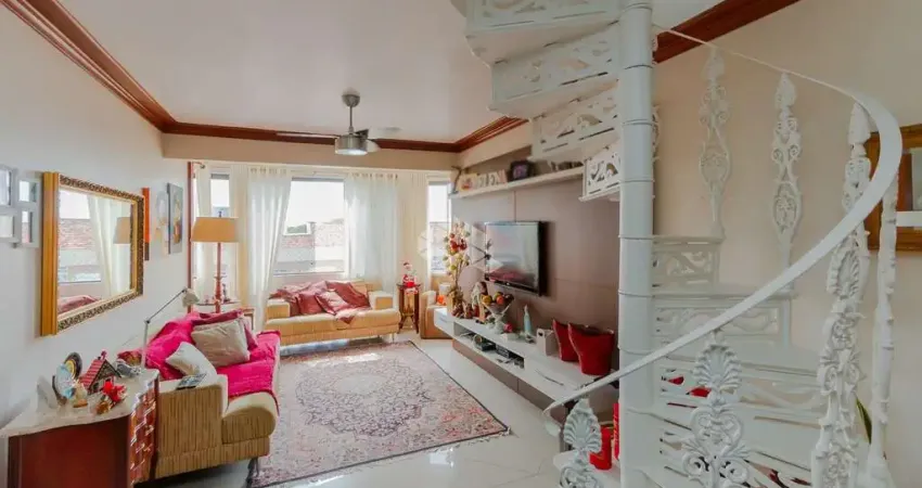 Cobertura 3d com 2 garagens e piscina no Menino Deus