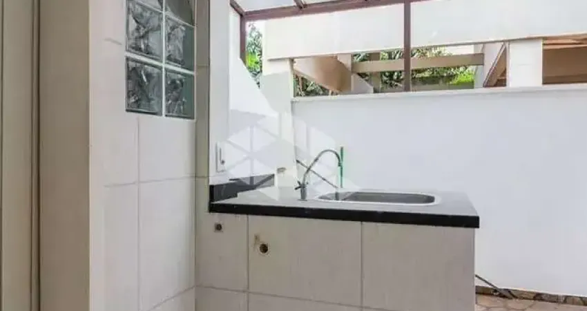 Apartamento garden 2 quartos com garagem no bairro Cristal próximo ao Barra Shopping Sul