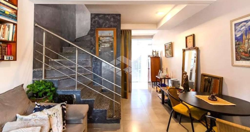 Casa em condomínio de 2 quartos com garagem na Vila Nova próximo do Hospital Vila Nova